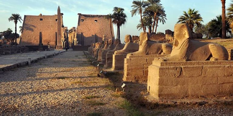 avenue of sphinxes