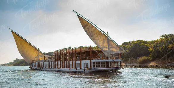 Discover the best Nile River cruises, offering luxury, adventure, and breathtaking views of Egypt's iconic landmarks.