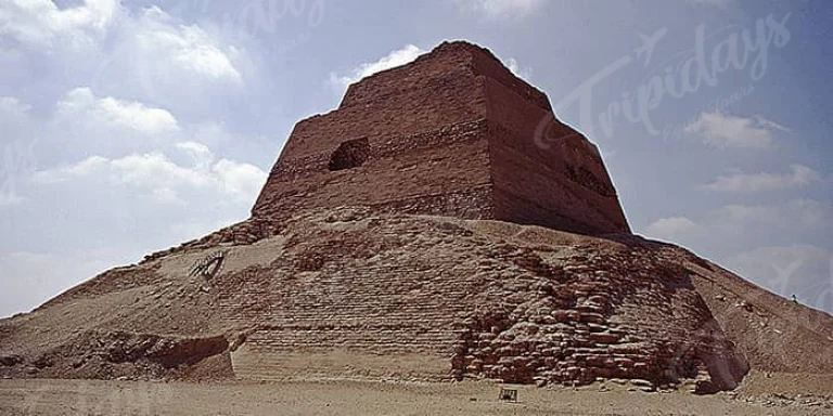 pyramid of meidum