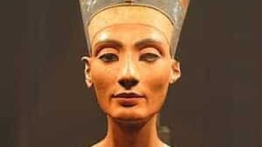 Nefertiti, renowned Egyptian queen, known for her beauty; played a key role in the religious revolution, promoting Aten worship.