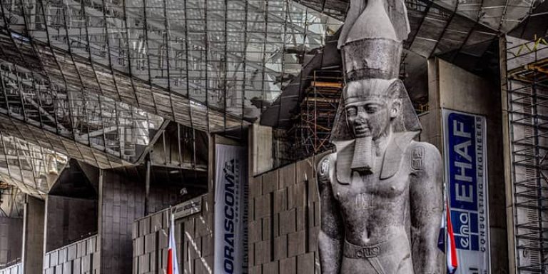 ramses II statues