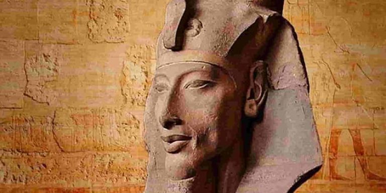 reorienting egypt akhenaten