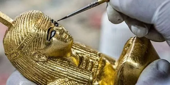 What Does The Konouz Factory Produce.jpg