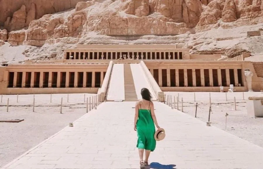 Hatshepsut-temple-Girl-in-Green-inside-New-Tripidays-Egypt-Tours