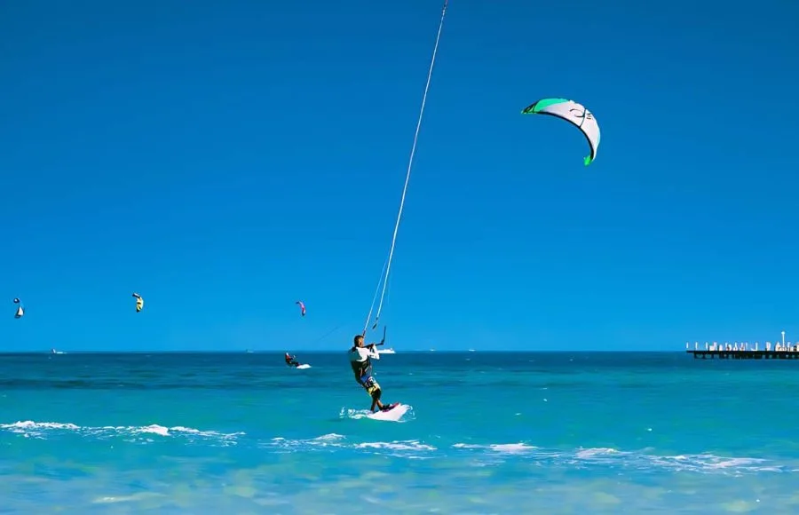 Kite-Gliding-Over-the-Red-Sea-Hurghada-and-Cairo-Holiday-Package-Tripidays-Egypt-Tours