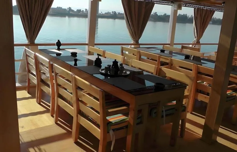 Resturant-With-Nile-View-Bens-Dahabiya-Nile-Cruise