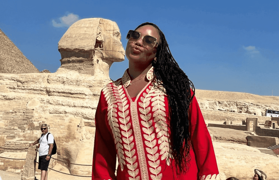 Sphinx-Kissing-Female-Girl-Tripidays-Egypt-Tours