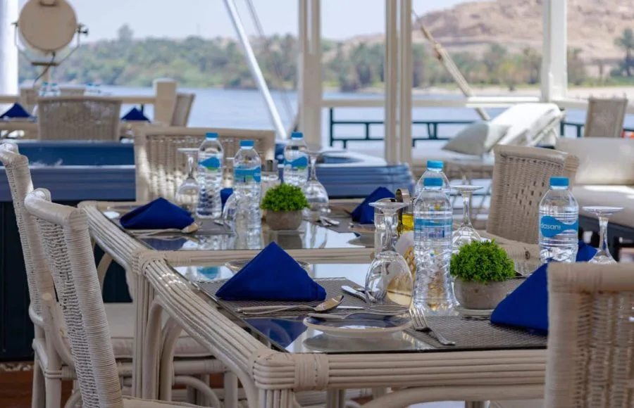 -Table-Setup-Hadeel-Luxury-Dahabiya-Nile-Cruise