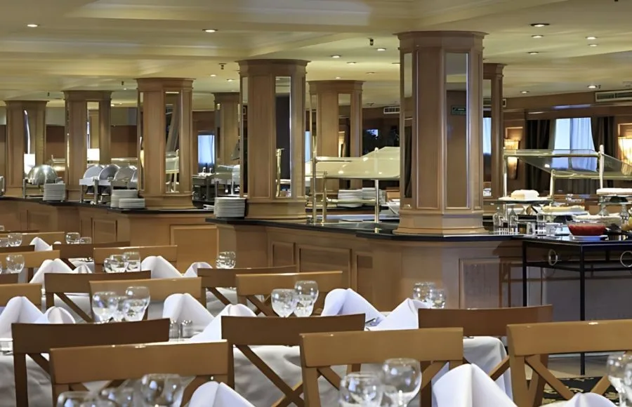 Restaurant with buffet on the MS Iberotel Crown Empress Nile Cruise.