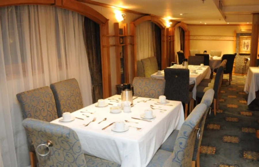 MS-Monte-Carlo-_Nile-Cruise-Dining-photo