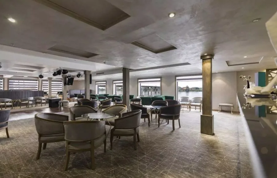 The spacious lounge and bar area on the Semiramis II