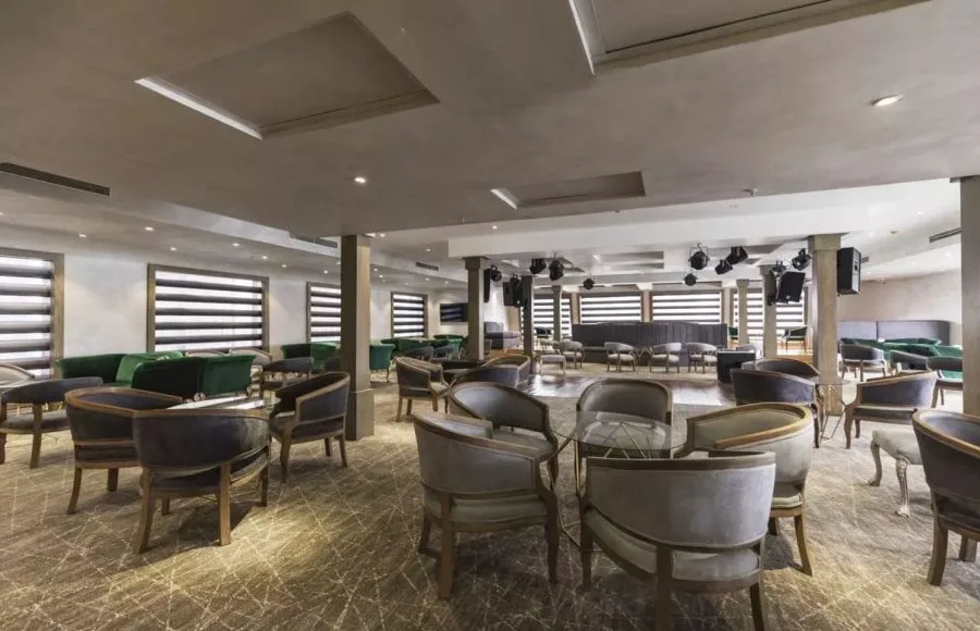 Lounge area of the MS Semiramis II.