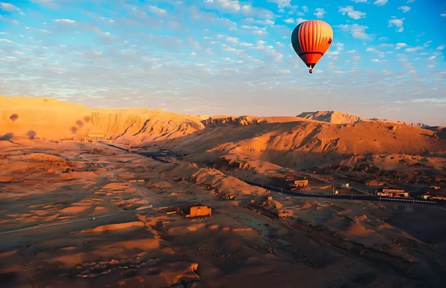 Amazing-View-From-Luxor-Hot-Air-Balloon
