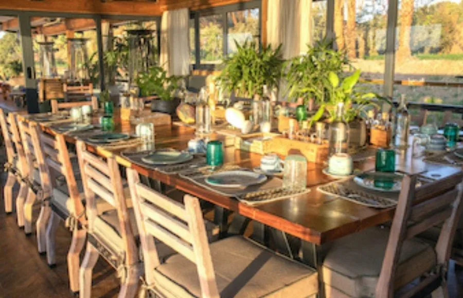 Eyaru-Dahabiya-Nile-Cruise-Sun-Deck-Restaurant