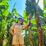 Girl-takaing-Photo-in-Banana-Island-Luxor