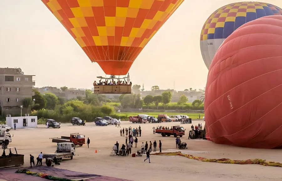 Hot-Air-Balloon-For-Flight-Over-The-Valley-Of-The-kings