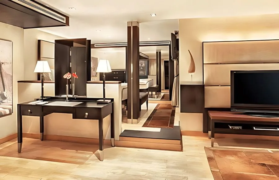 The spacious and modern Suite on the Oberoi Zahra.