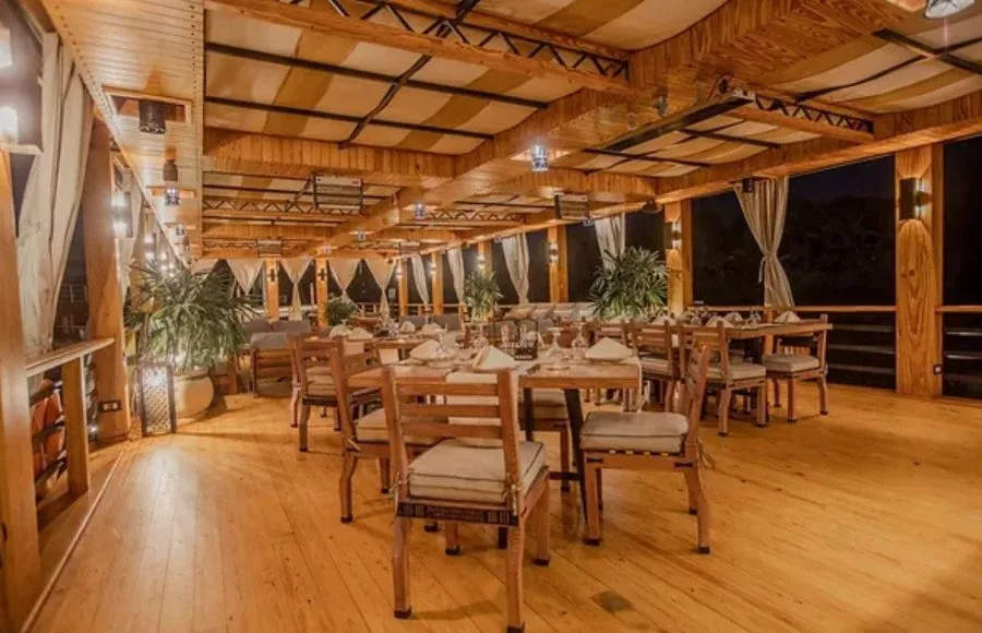 Nebyt-Dahabiya-Nile-Cruise-Sun-Deck-Dining-Room