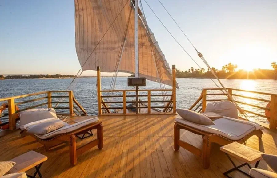 Nebyt-Dahabiya-Sun-Deck