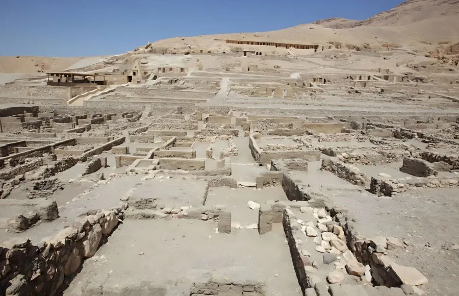 Ruins-of-Deir-el-Medina-workers-village-Luxor