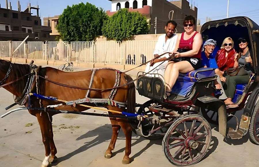 Tourists-in-Aswan-Horse-Carriage-Tour