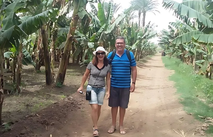 Tourists-takaing-Photo-in-Banana-Island-Luxor