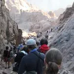 Visitors-climbing-down-from-the-summit-of-Mount-Sinai