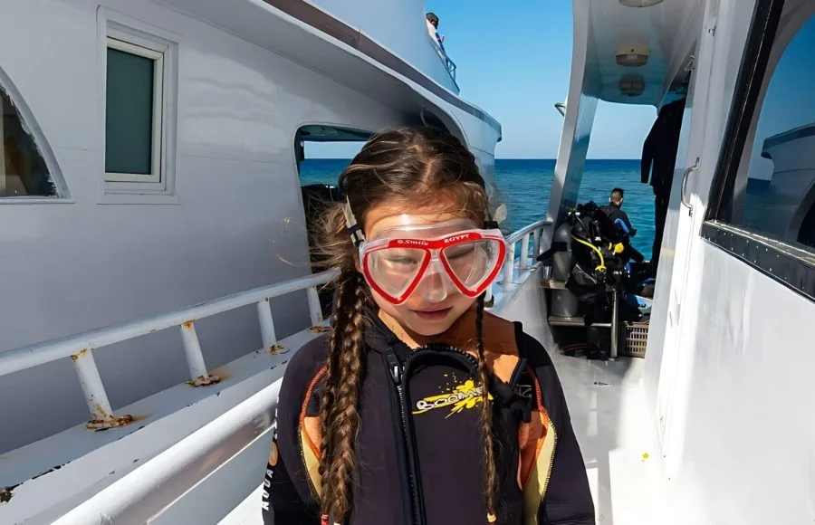 A-eight-years-old-girl-with-a-scuba-mask-Hurghada