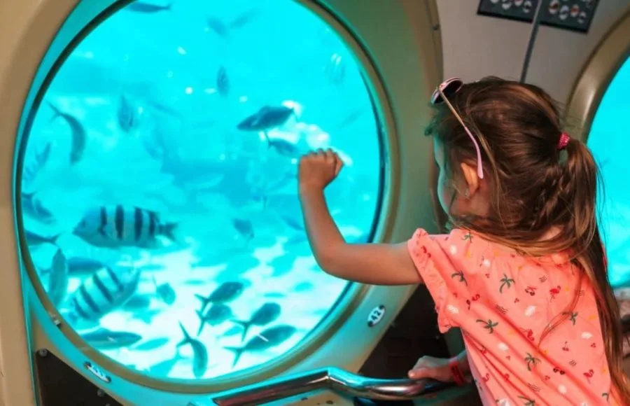 Girl-in-Sindbad-Submarine-Hurghada