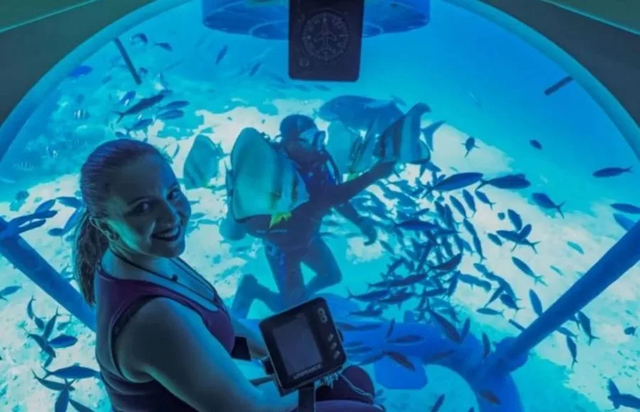 Girl-inside-Sindbad-Submarine-Hurghada