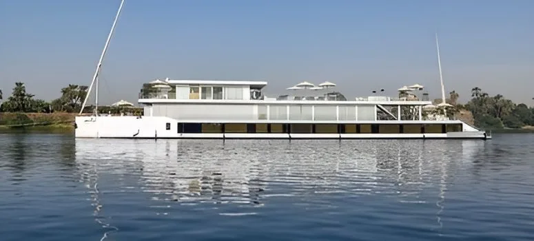 Itinerary Day 1: Start Your Adventure in Aswan  