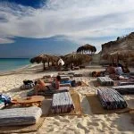 People-at-beach-on-Mahmya-beach-Hurghada