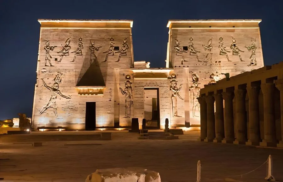 Sound-And-Light-Show-At-The-Temple-Of-Philae-Aswan