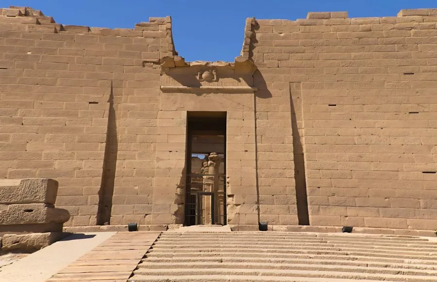 The-Entrance-To-The-Temple-Of-Kalabsha