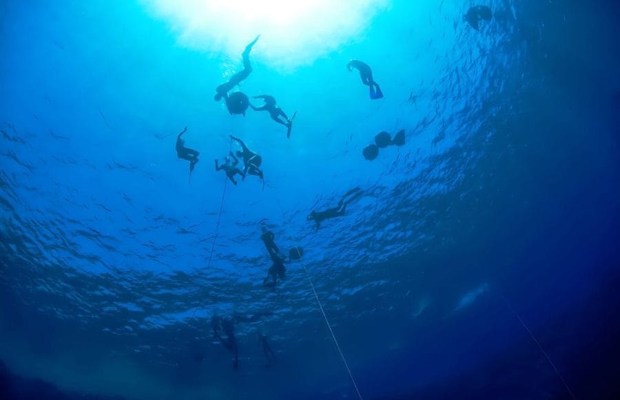 Underwater-View-Of-The-Group-Of-Freedivers-Which-Made-The-Training-In-The-Blue-Hole-Egypt