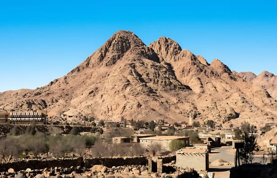 Bedouin-Village-In-Sinai-Desert