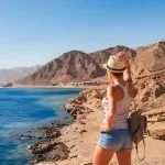 Tourist-woman-in-Dahab-near-Blue-Hole