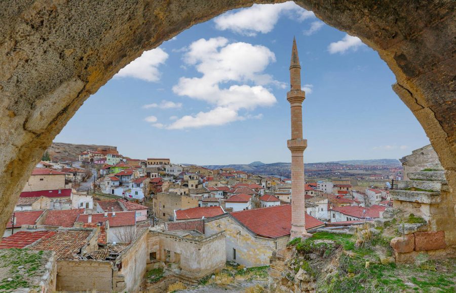 Ancient-town-of-Avanos-through-a-cave-in-Cappadocia-Turkey