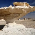 Bizarre-rock-formation-in-White-desert-Egypt