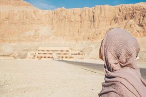 Egypt Vacation Packages From Kuwait include The Hatshepsut Temple Discover ancient wonders with Egypt vacation packages from Kuwait, featuring the magnificent Temple of Hatshepsut nestled against desert cliffs.