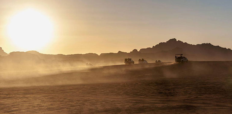 Evening Jeep tour Wadi Rum Jordan