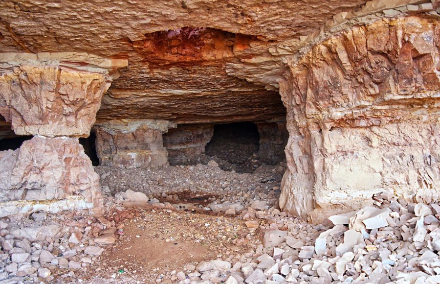 Exploring-abandoned-mine-tunnels-in-midelt-morocco