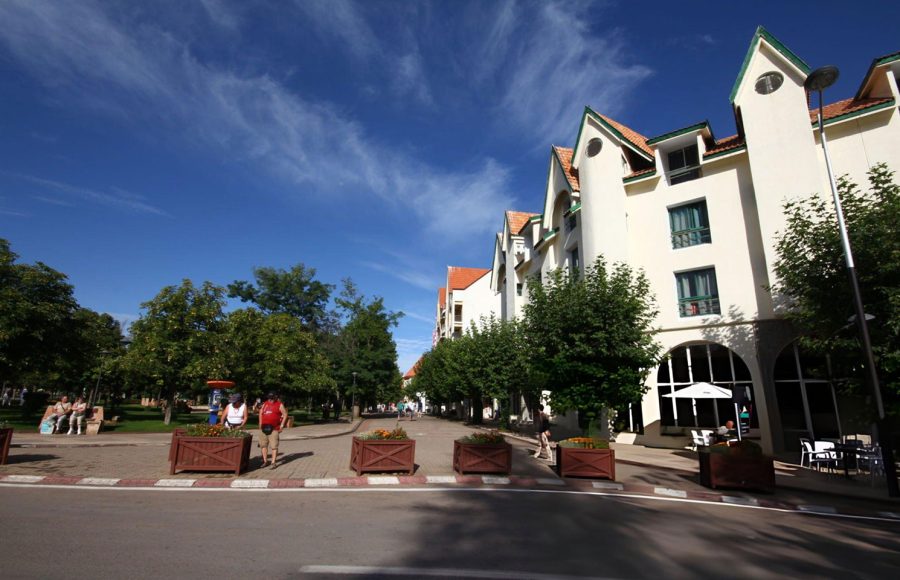 Ifrane-city-center-and-buildings