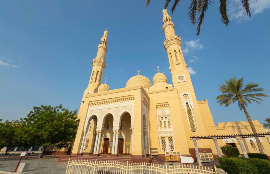 Jumeirah-Mosque-is-a-historic-mosque-in-city-of-Dubai-UAE