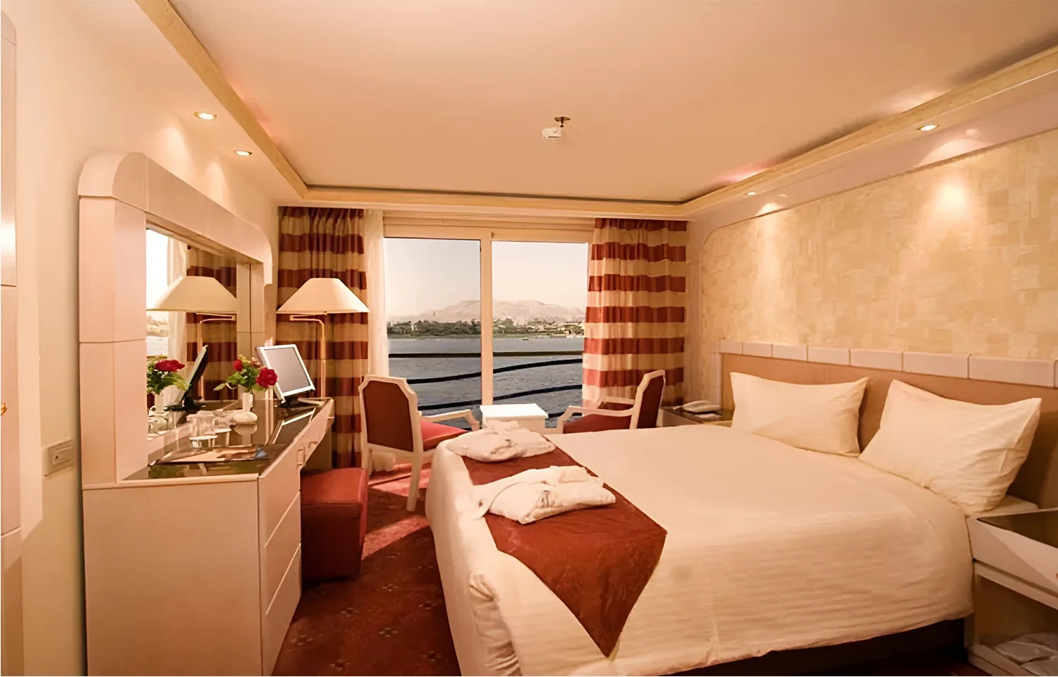 A standard cabin on the MS Royal La Terrasse Nile Cruise