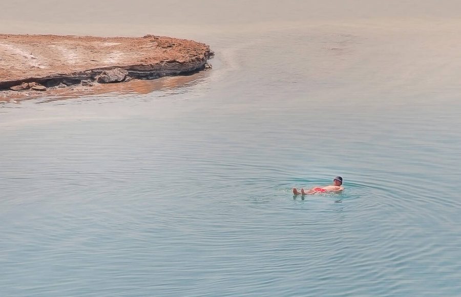 Man-floating-in-Dead-Sea-water-in-Jordan