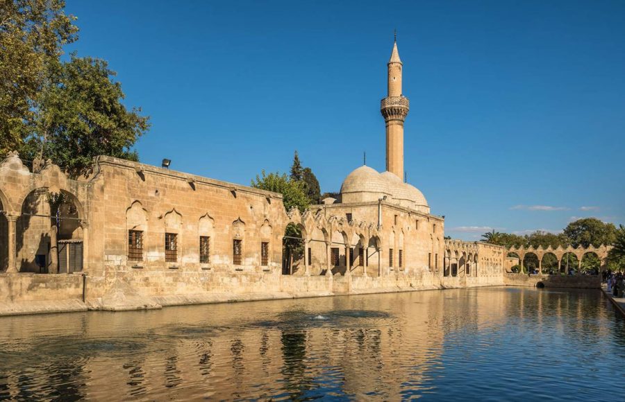 Rizvaniye-Camii-mosque-and-Balikligol-fish-lake-in-Sanliurfa-Turkey