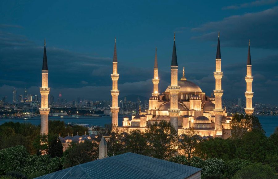 The-Blue-Mosque-in-Istanbul-Turkey