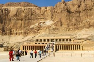 Visit Hatshepsut Temple With Our Tour Packages to Egypt From Oman Embark on captivating Egypt trips from Oman, experiencing the breathtaking scale of the Hatshepsut Temple carved into the desert landscape.