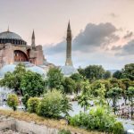 Tourists-around-Hagia-Sophia-mosque-and-Sultanahmet-square